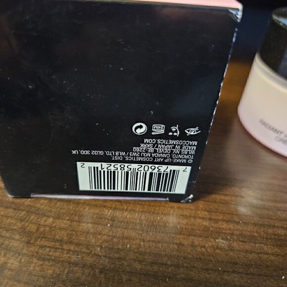 MAC Lightful C3 RADIANT HYDRATION TONE-UP CREAM (NIB) - Picture 4 of 6